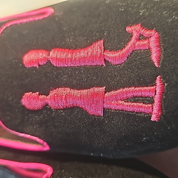 Misbehave Slipon Embroidered Flats - Picture 2 of 8